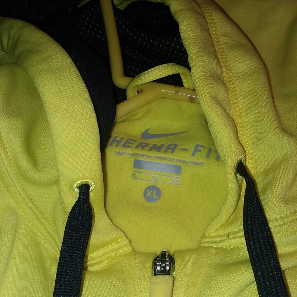 Nike Therma Fit zip up hoodie, size XL.  Blue and Gold (Michigan colors)